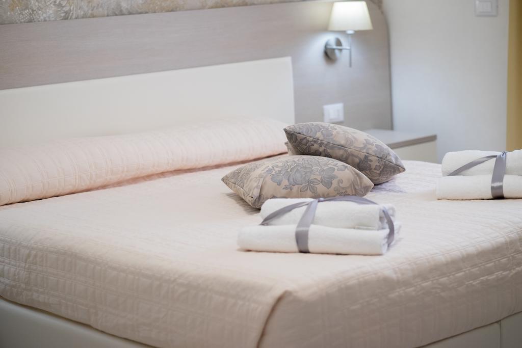 Rome Airport Inn ฟิวมิชีโน ภายนอก รูปภาพ